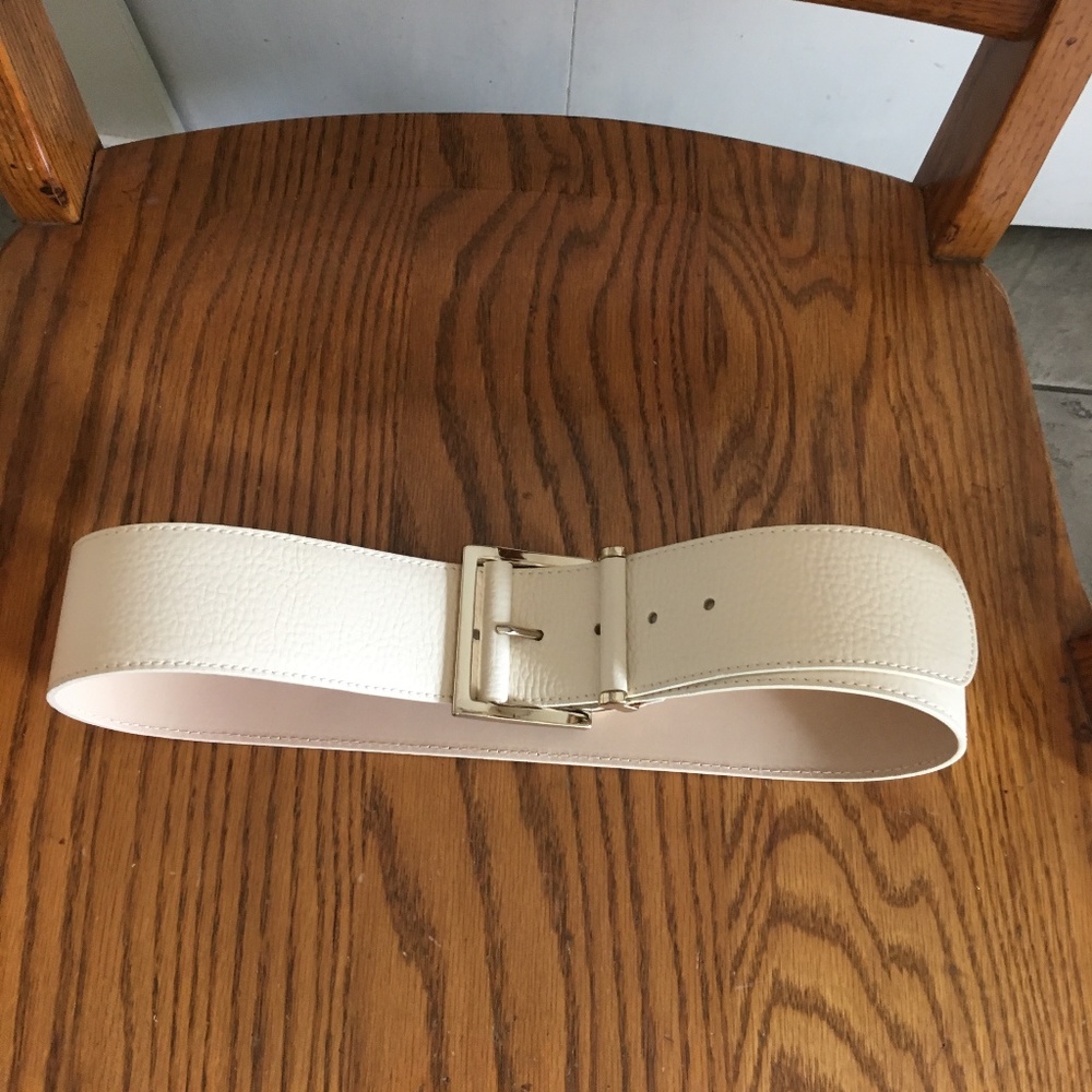 BANANA REPUBLIC 2" leather belt made in ITALY!